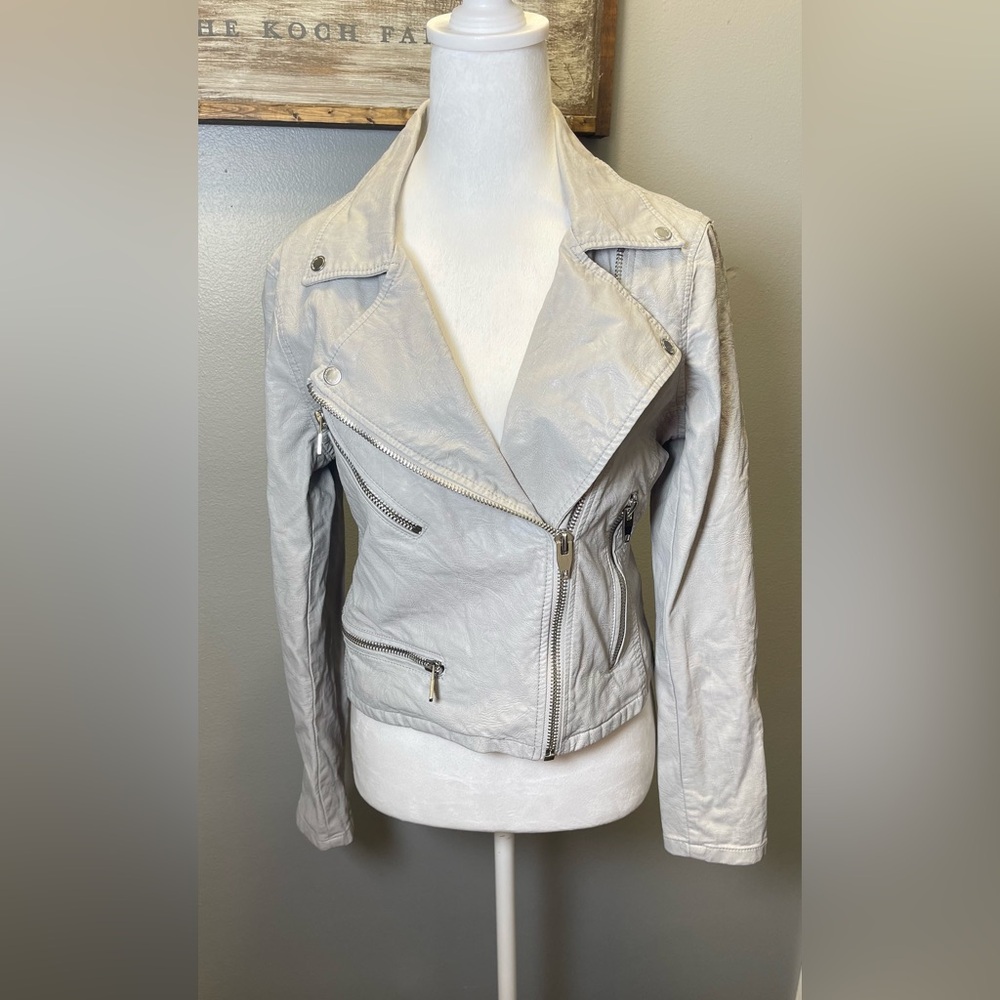 BLANKNYC Women's Light Gray Faux Leather Motorcycle Jacket Size Medium